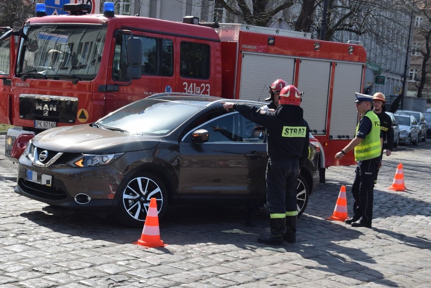 Zderzenie aut na skrzyżowaniu ulic Złotej i Parczewskiego w...