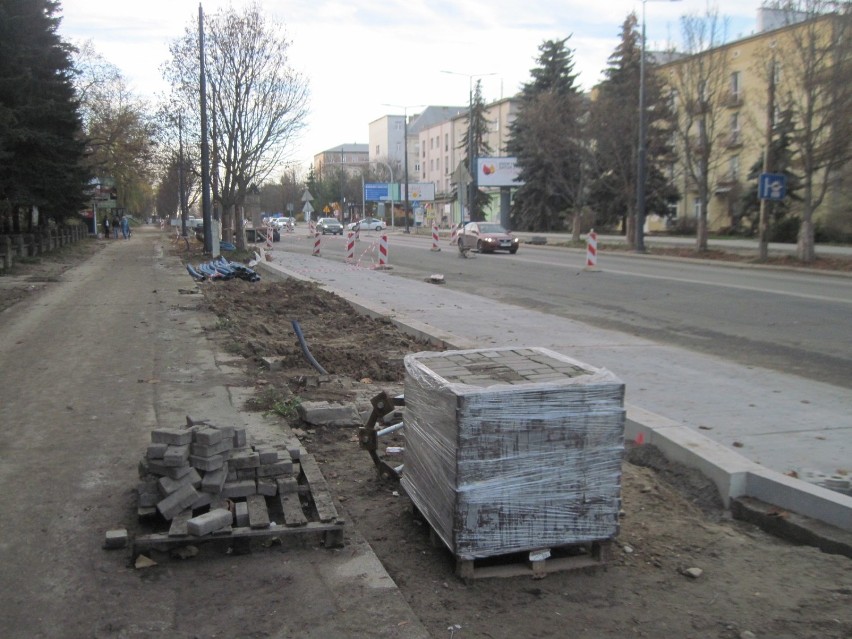 Znamy powód zniknięcia niektórych wiat przystankowych z Al. Racławickich 