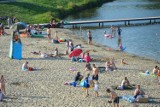 Zalew w Skierniewicach oblegany nawet wieczorem. Plażowicze "z lotu ptaka". [ZDJĘCIA]