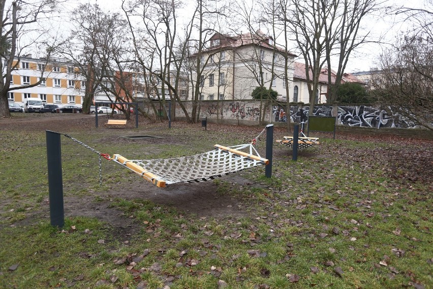Nowy plac zabaw dla dorosłych w Warszawie. Miejsce odpoczynku czy miejsce porażki?