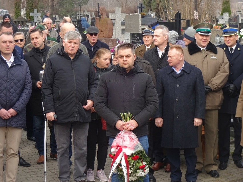 Na "kieleckiej łączce" na cmentarzu Piaski przypomniano o komunistycznych zbrodniach wobec Żołnierzy Wyklętych