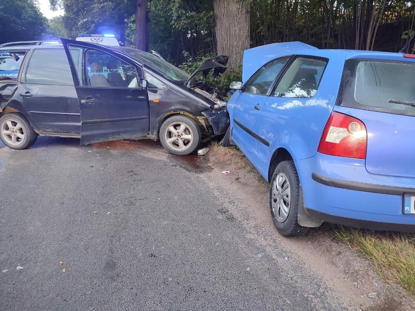 Wypadek w Szumlesiu Szlacheckim. Zderzenie dwóch samochodów (8.08.2022). Dwie osoby zostały ranne ZDJĘCIA