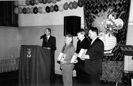 Okolicznościowe dyplomy otrzymali (od lewej): Rudolf Kania, Stefan Dryszel i Henryk Czempiel.  WOJCIECH BARAN