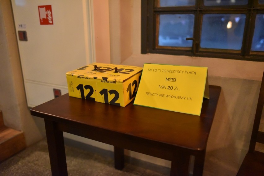 Za wstęp do sztabu wyborczego PL18 oczekiwano opłaty - 20 złotych