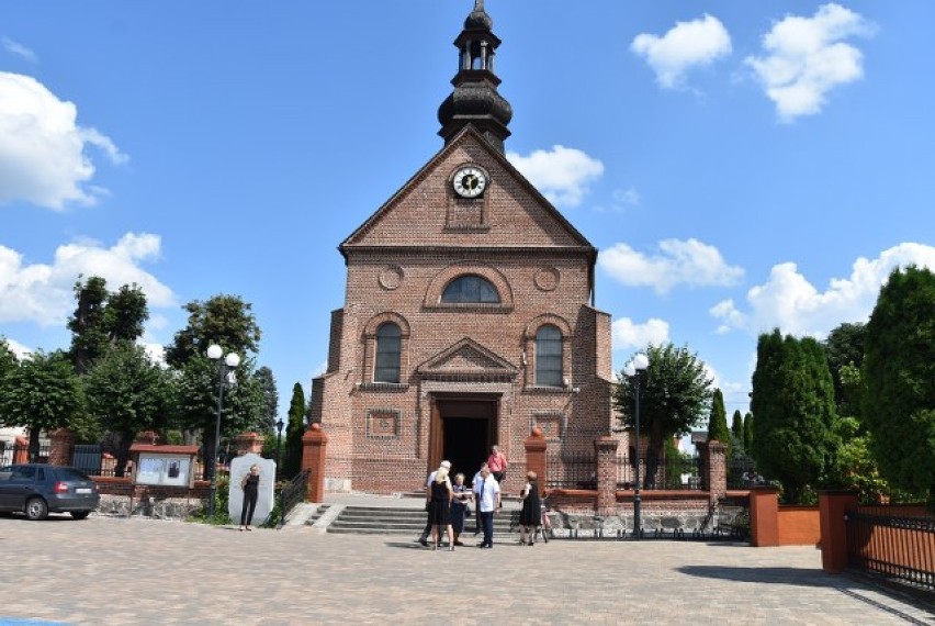 Pogrzeb Marcina Kolczyńskiego, bohatera, który uratował w Holandii trójkę tonących dzieci - Kazimierz Biskupi, 11.08.2020