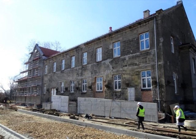 Mija rok od rozpoczęcia prac adaptacyjnych w historycznym budynku  tzw. Lagerhausu przy ul. Kolbego w Oświęcimiu na potrzeby siedziby Muzeum Pamięci Mieszkańców Ziemi Oświęcimskiej