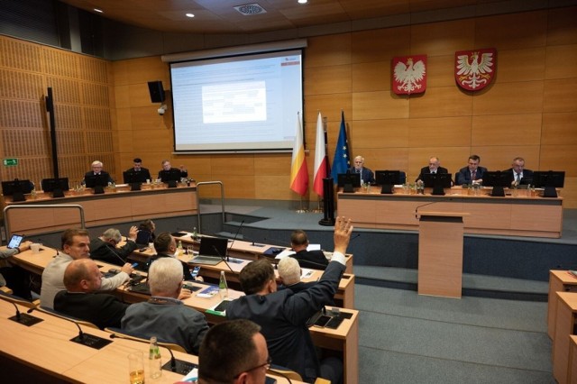 W związku ze stratami jakie poniosła administracja słowackiego regionu i mieszańcy, Sejmik Województwa Małopolskiego, na wniosek zarządu województwa, postanowił przekazać wsparcie w kwocie miliona złotych.