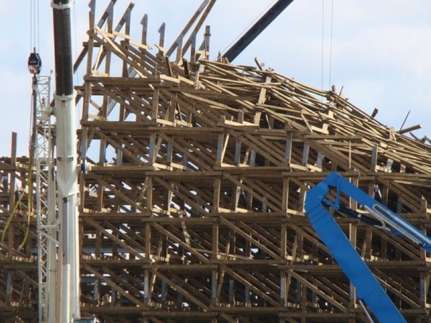 Energylandia. Straty po wichurze na budowie największego na świecie drewnianego rollercoastera ZDJĘCIA