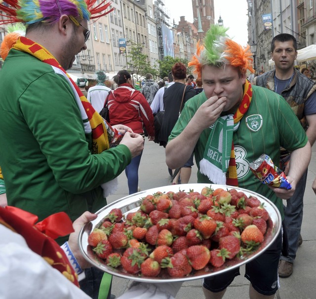 Nawet kaszubskie  truskawki promują Euro 2012.