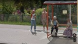 Google Street View Gorzów. "Ukryta kamera" nagrała wszystko. Czy ten pan pokazuje... palca?!