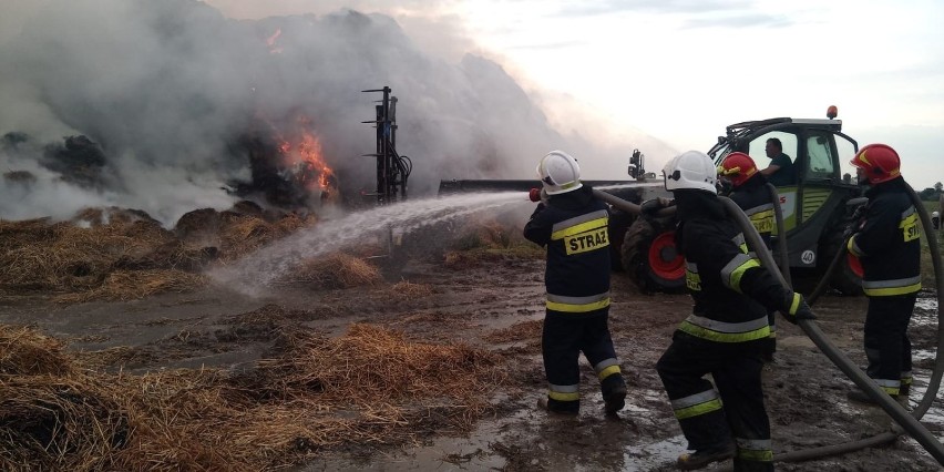 Strażacy podejrzewają, że w Osnowie doszło do podpalenia....