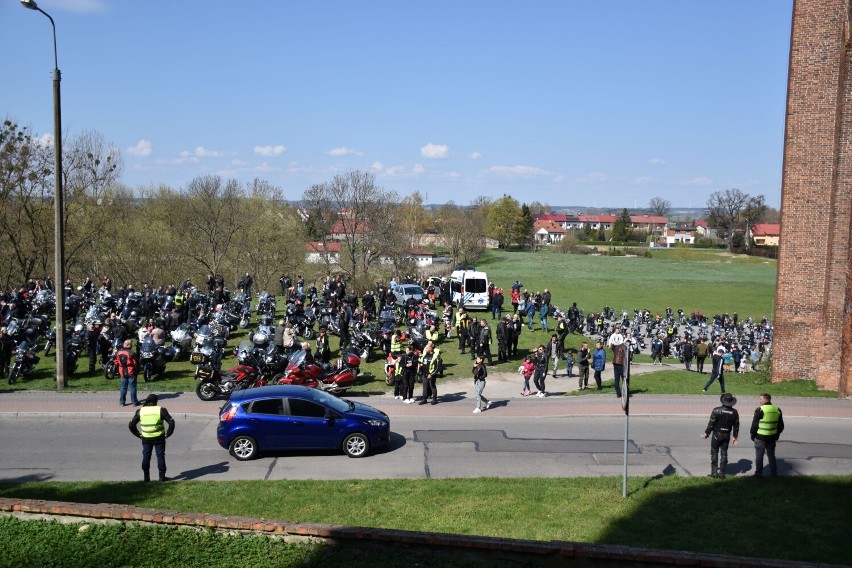 MotoŚwiry rozpoczęły sezon motocyklowy w Kwidzynie.