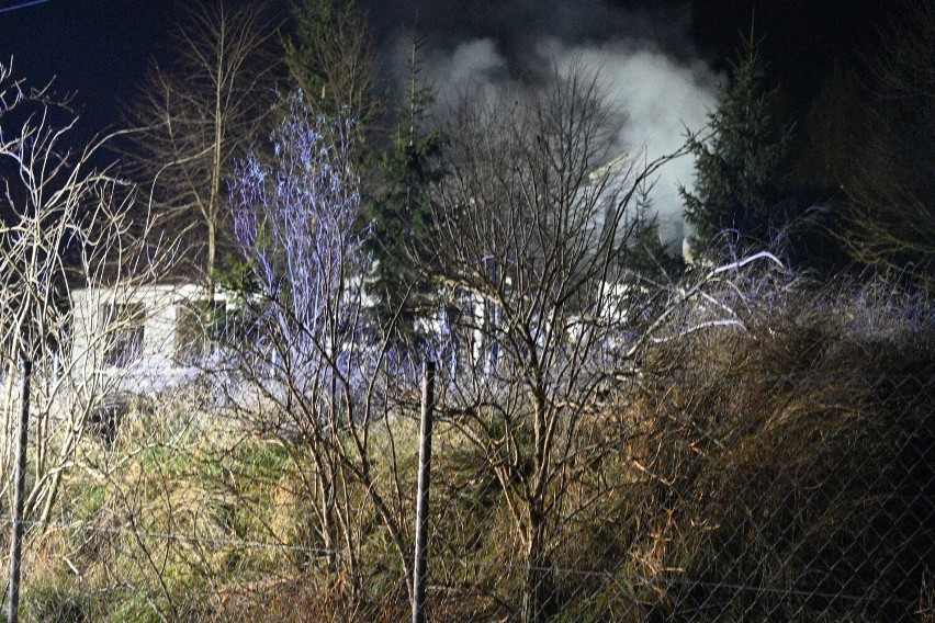 Pożar domu jednorodzinnego w Sulnowie. Zobacz zdjęcia 