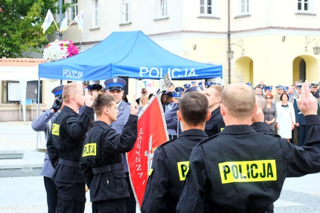 Na Rynku Kościuszki prezentowali się policjanci z poszczególnych komend powiatowych i miejskich z regionu.