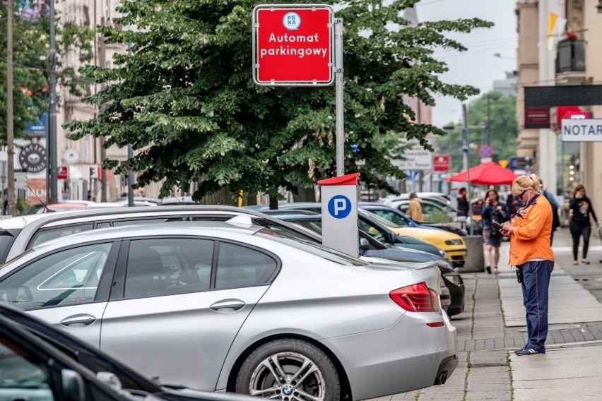 Każdego dnia w poznańskich strefach płatnego parkowania...