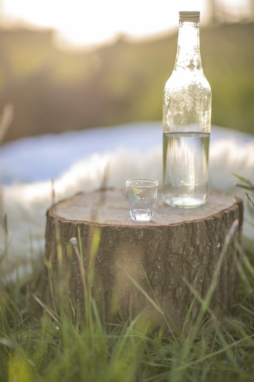 Śliwowica 75 % zawartości alkoholu. Butelka 0,5 l w cenie 89...