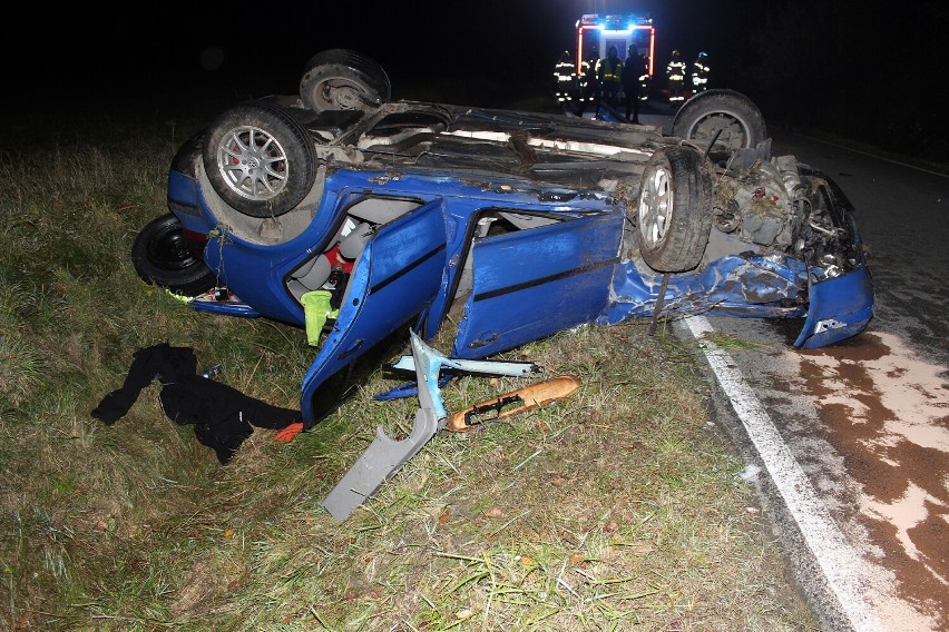 Tragedia na drodze z Zagórzan do Kwiatonowic. W nocnym wypadku samochodowym zginęli dwaj młodzi mężczyźni. To obywatele Mołdawii