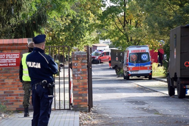 Ewakuacja kolejnych podopiecznych Domu Pomocy Społecznej dla Kombatantów w Zielonej Górze do szpitala w Torzymiu.