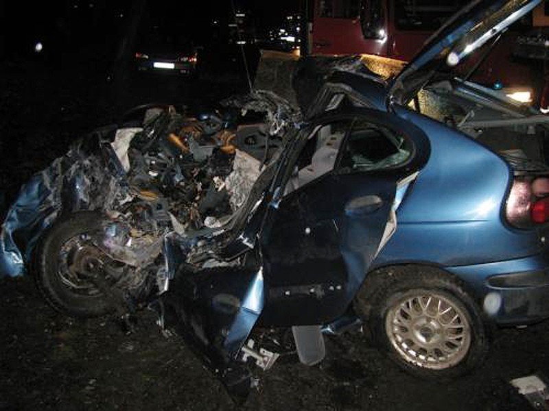 Tragedia w Ostrzeszowie na drodze krajowej nr 11. W wypadku śmierć poniosła 19-letnia kobieta. FOTO