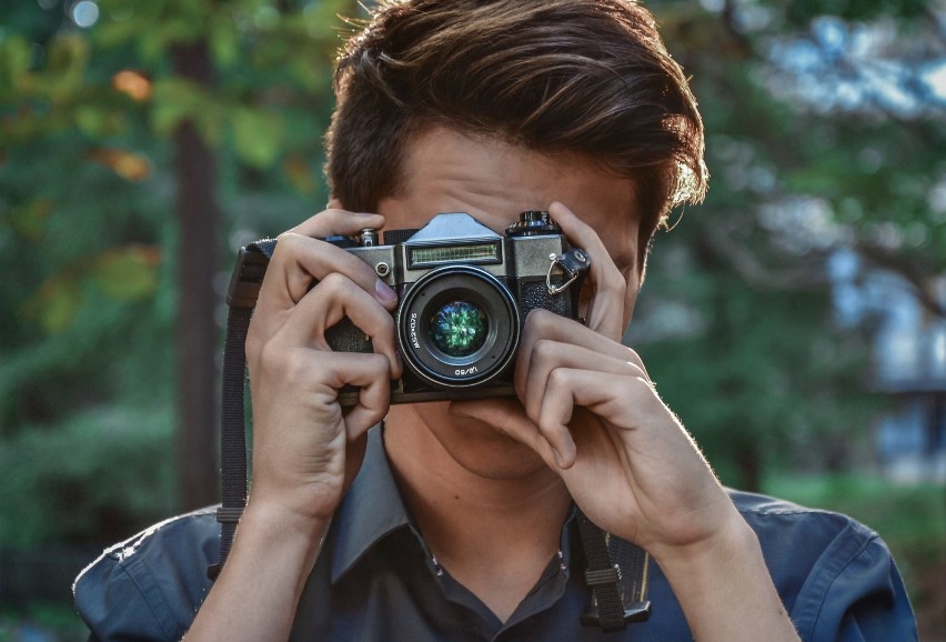 Aparat fotograficzny

Choć profesjonalni fotografowie wciąż...