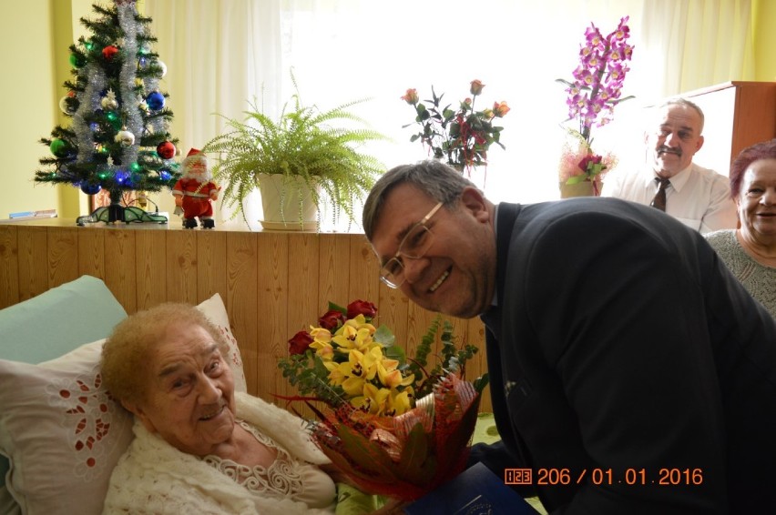 Dwustu lat życzyli jubilatce, pani Agnieszce z Kartuz, urodzinowi goście