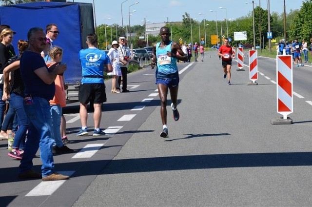 Kenijczyk Mark Kipchumba Rotich zwycięzcą 8. Maratonu Opolskiego.