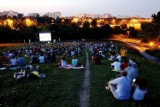 Kino plenerowe w dzielnicy Włochy zaprasza na letnie komedie