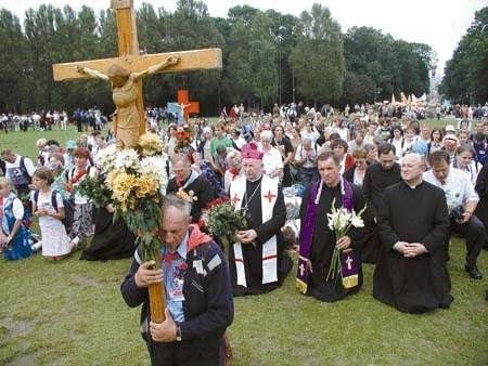 Wczoraj na Jasną Górę przybyło kilkanaście pieszych pielgrzymek.  Fot.  JACENTY DĘDEK