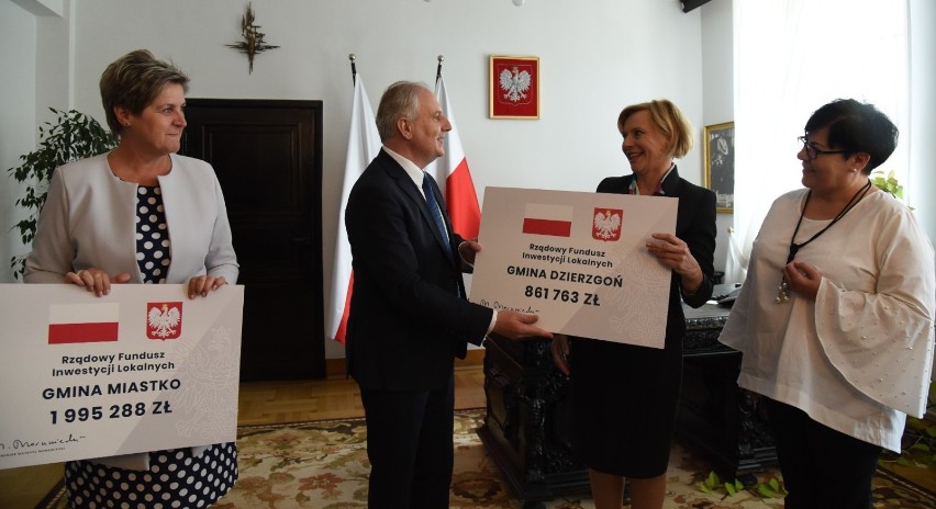 Gmina Miastko otrzymała od wojewody promesę na prawie 2 miliony złotych (zdjęcia)