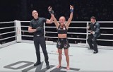 Światowa klasa Martyny Kierczyńskiej! Na stadionie Lumpini w Bangkoku pokonała przed czasem Nat ”Wondergirl” Jaroonsak z Tajlandii