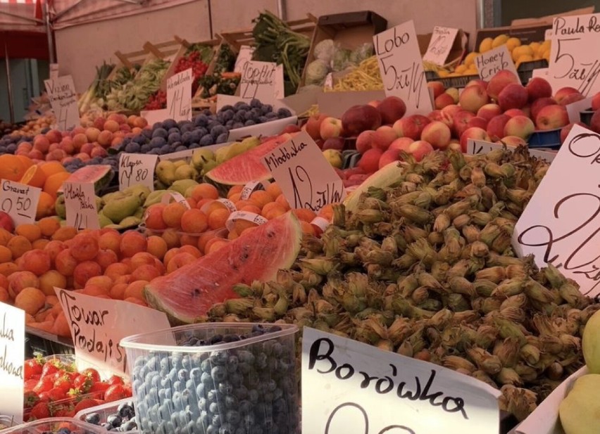 Targowisko w Gnieźnie. Jak kształtują się ceny warzyw i owoców?