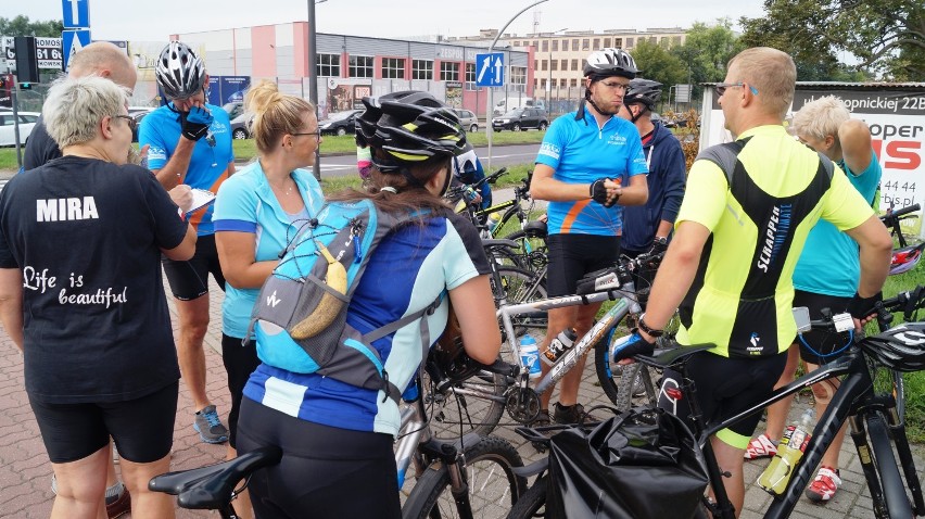 Rajd rowerowy po słodkości. Cykliści obrali za cel Festiwal Smaku w Grucznie [zdjęcia, wideo]