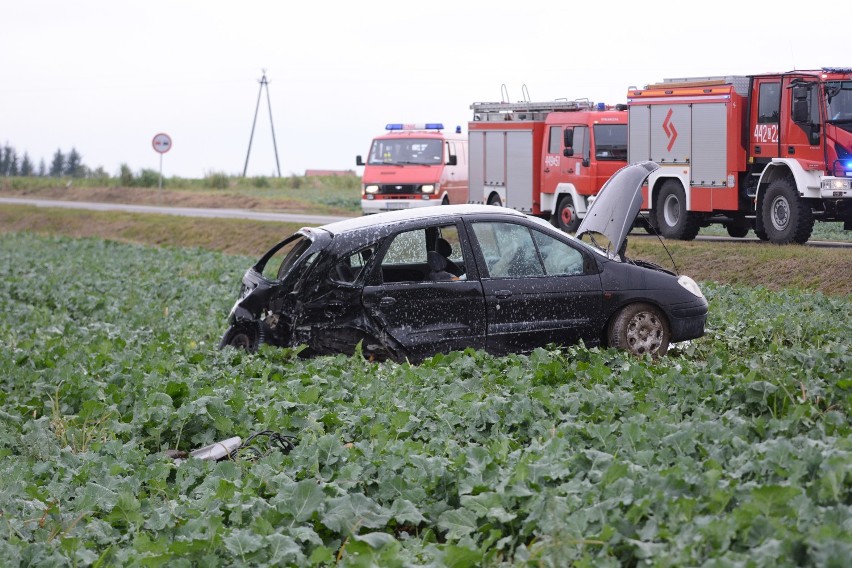 Wypadek w Okoninie pod Grudziądzem. Zderzyły się dwa samochody [zdjęcia, wideo]