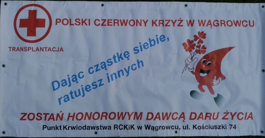 PCK apeluje: krew jest potrzebna szczególnie latem! Na terenie powiatu wągrowieckiego zawisły banery zachęcająca do jej oddawania