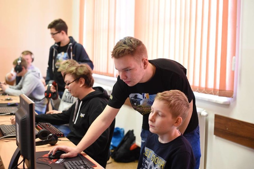 Trwają eliminacje do Finałów "III Computer Games Poviat Championship"  o puchar Starosty w grze „League of Legends” 