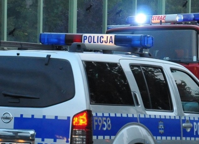 Policja zatrzymała w Skierniewicach poszukiwanego podwójnym listem gończym. Zdarzenie miało miejsce podczas awantury rodzinnej w jednym z mieszkań w centrum miasta.