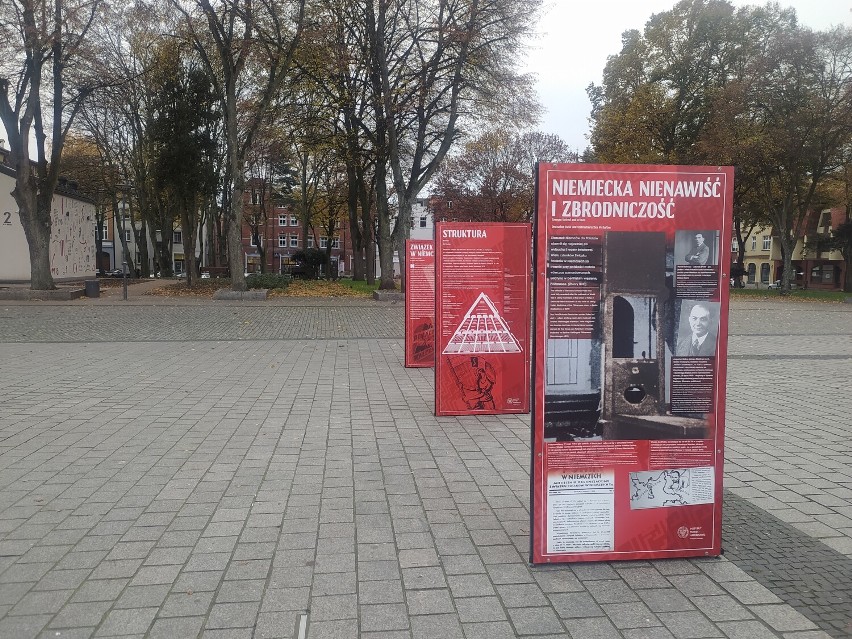 Wystawa “Jesteśmy Polakami” na Placu Pokoju w Lęborku