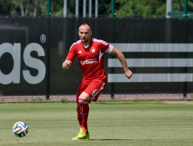 Arkadiusz Głowacki podczas sparingowego spotkania Wisły z Karviną w Myślenicach.