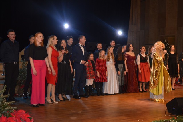 W finale - nagrodzonym przez widownię brawami na stojąco - pieśń „Hört ihr Engel helle Lieder” zaśpiewali wszyscy wykonawcy pod przewodnictwem Barbary Weinkopf.