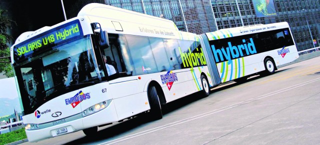 Pośród 168 nowych autobusów są też cztery przegubowce hybrydowe firmy Solaris