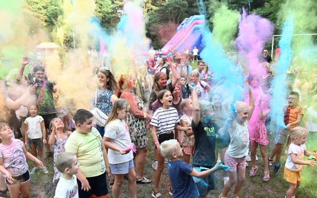 Tak bawiliście się na kolorowej imprezie! To był Dzień Kolorów'23 w Kielcach. Zobaczcie zdjęcia >>>>