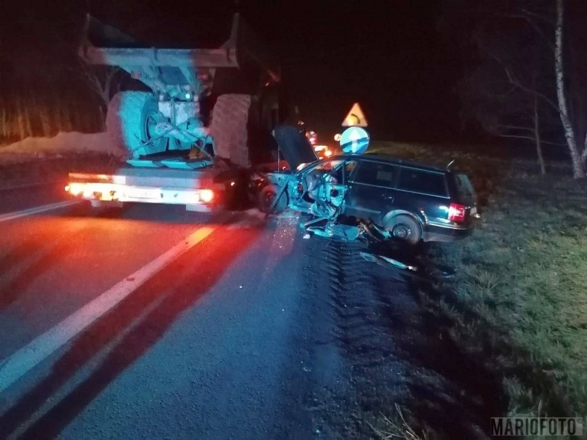 Wypadek na trasie Nysa-Opole. Osobówka zderzyła się z tirem