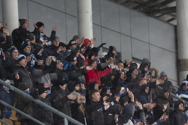 Kibice Zawiszy mogą już kupować karnety na mecze niebiesko-czarnych rozgrywane wiosną na stadionie przy ul. Gdańskiej