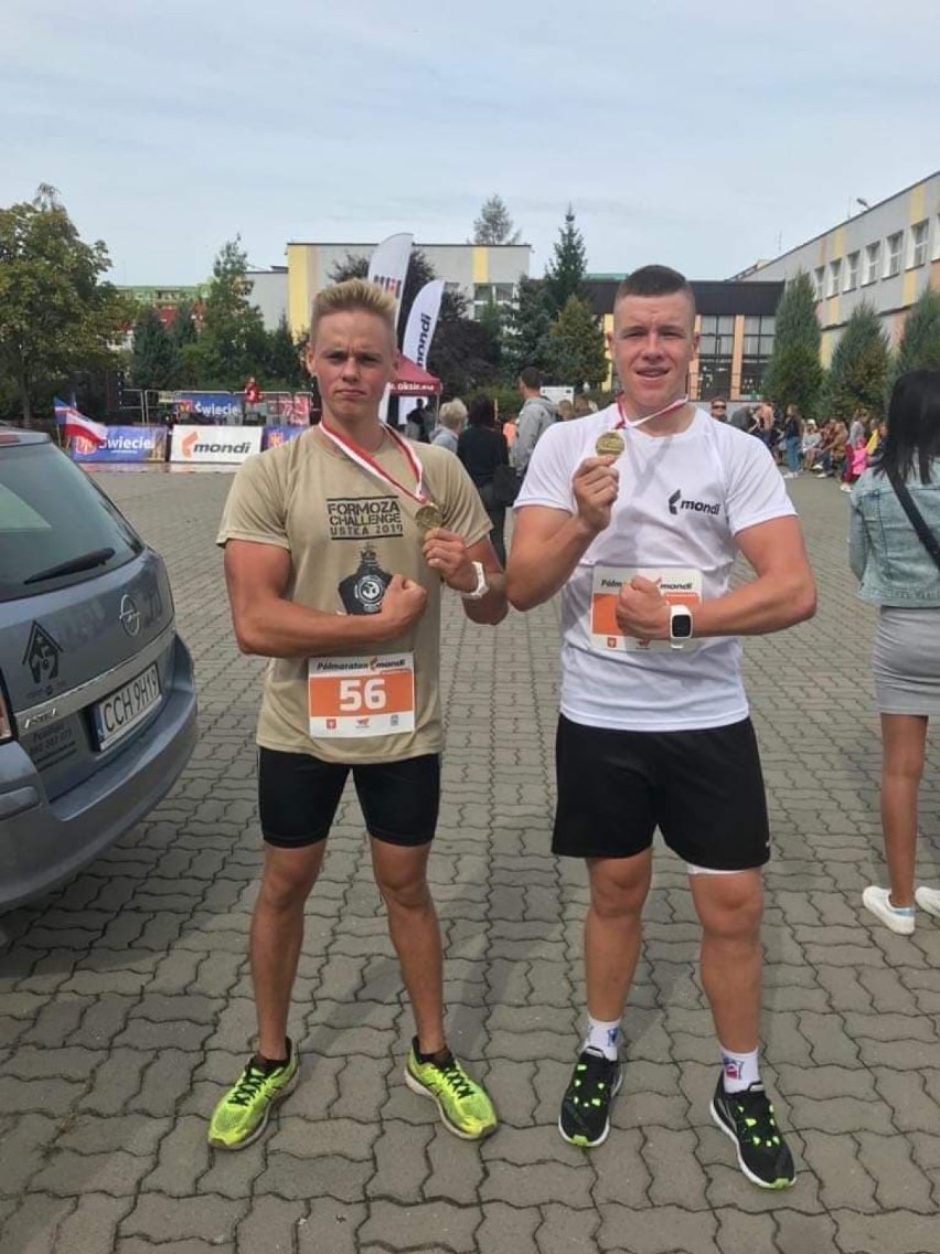 Mikołaj Topór na treningi street workout'u zdecydował się w...