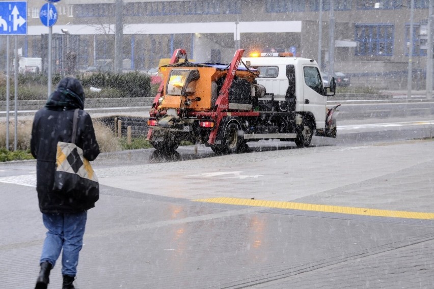 Atak zimy w Poznaniu i w Wielkopolsce. Szaleją zamiecie i...