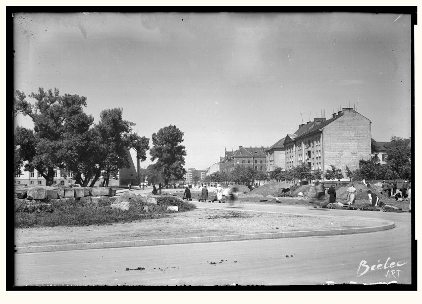 30 maja 1935 roku. Kopanie rowów obronnych przeciwczołgowych...