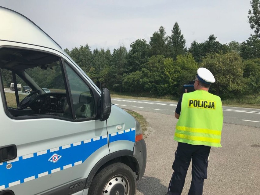 Gmina Choczewo. Potrójna kara dla kierowcy volkswagena, który pędził ponad 100 km na godzinę na obowiązującej 50-tce w Borkowie Lęborskim