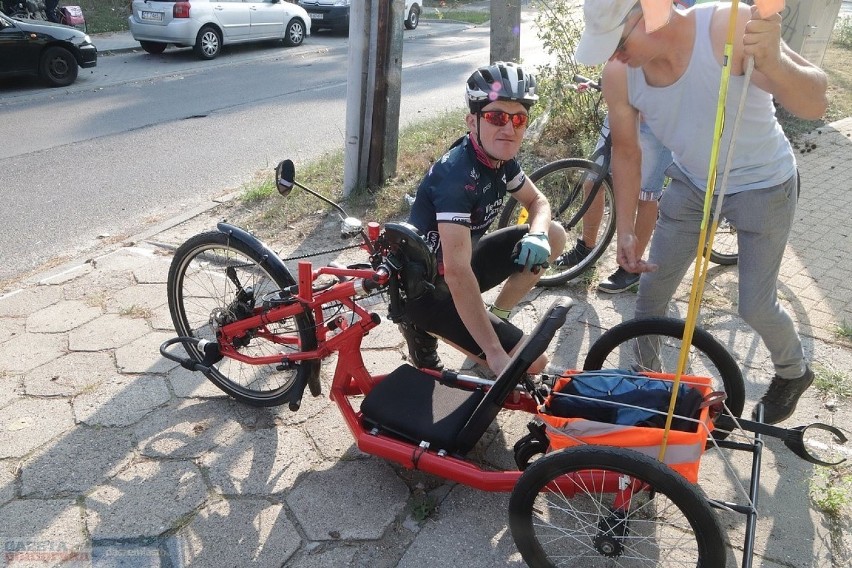 Start rajdu rowerowego, w którym wzięła setka uczestników,...