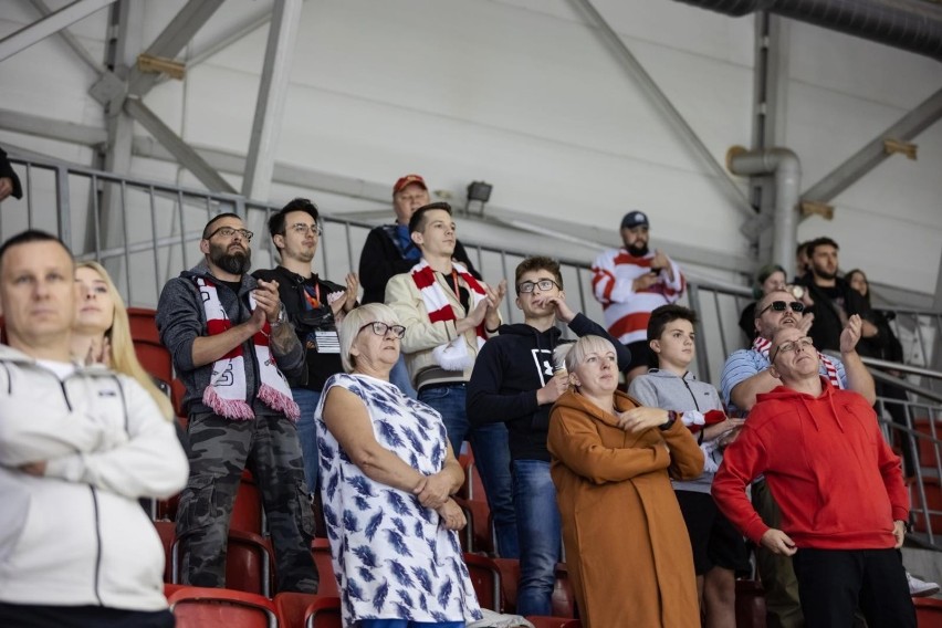 Hokejowi kibice Cracovii wrócili na trybuny