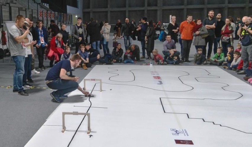 Studenci Wydziału Elektrycznego na podium Sumo Challenge 2017